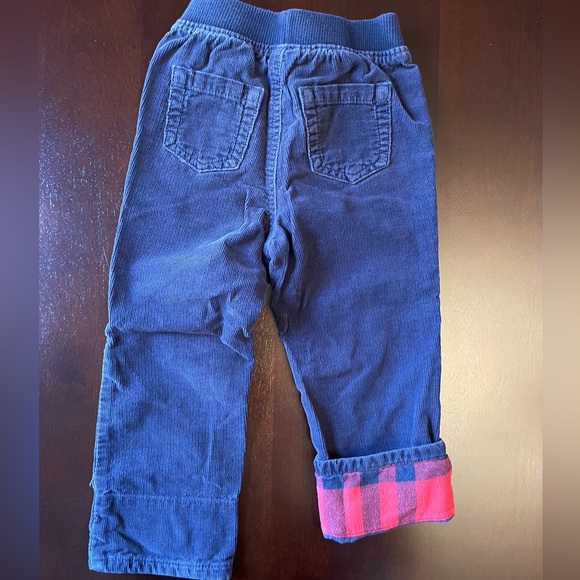 2T Boys Outfit Sweater & Corduroy Pants - Picture 3 of 8